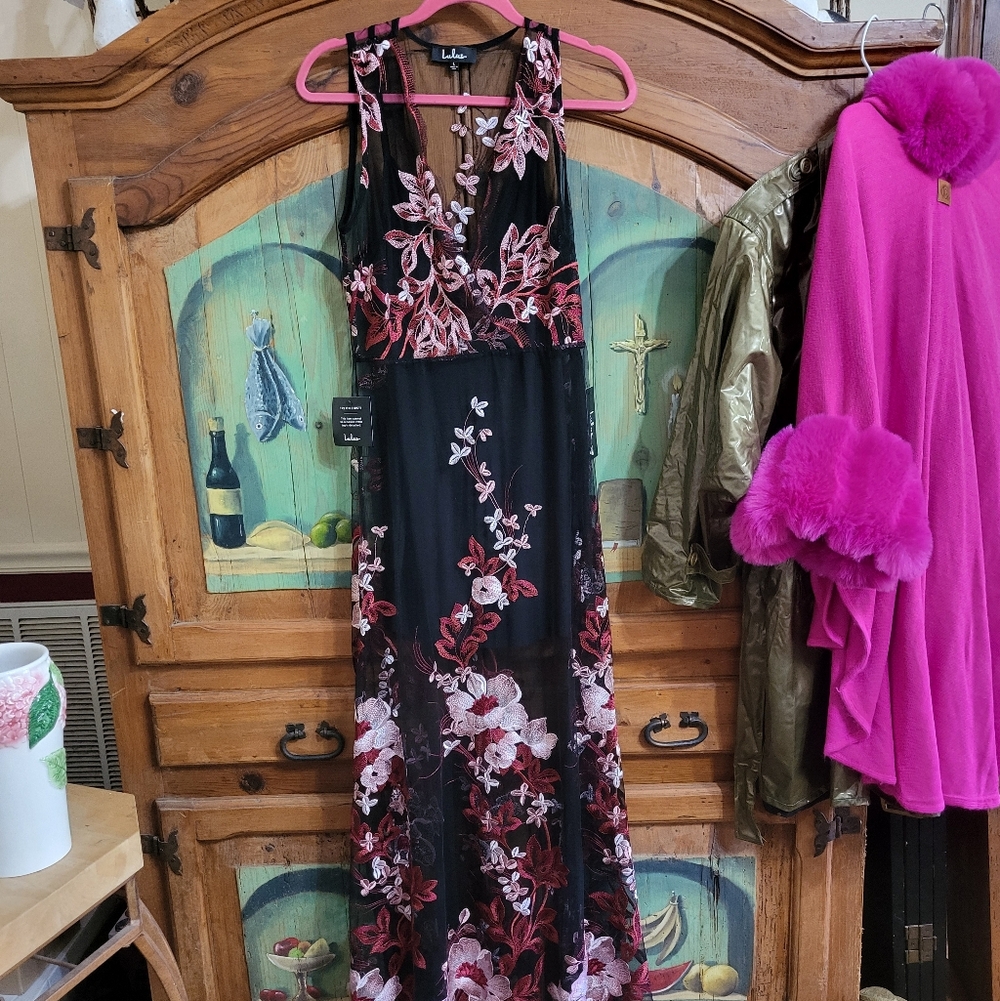 Lulus Black and Red Floral Maxi Dress